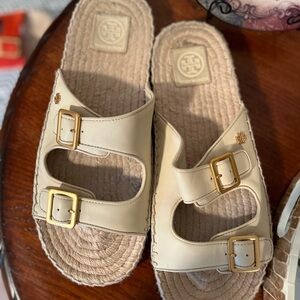 Tory Burch Cream Gold Sandals with Wide Strap Design